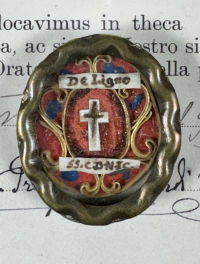 1919 documented reliquary with relics of the True Cross of Jesus Christ