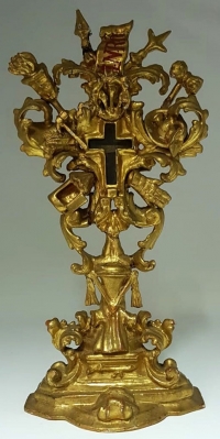 Important reliquary with large relics of the True Cross of Jesus Christ