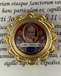 Fancy documented reliquary theca with a hair relic of St. Pope John Paul II