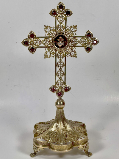 Fine reliquary monstrance with relics of the True Cross of Jesus Christ