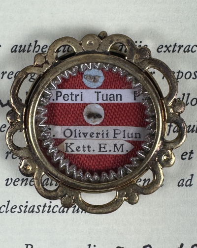 1995 Documented reliquary theca with relics of Vietnamese martyr St. Peter Tuân &amp; Irish St. Oliver Plunkett, Primate of All Ireland
