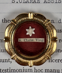 1991 Vatican documented reliquary with relic of St. Clare of Assisi